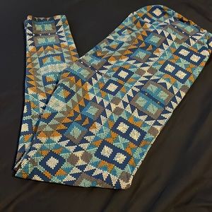 LuLaRoe TC leggings.